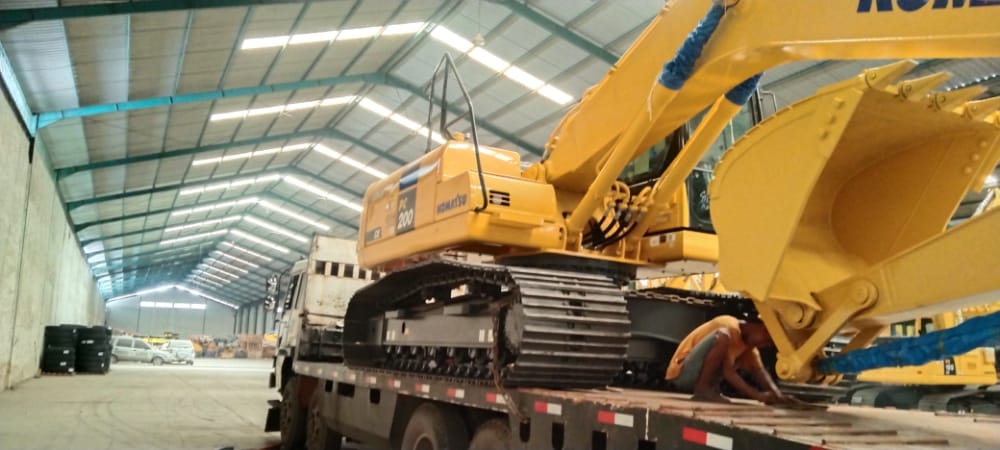 Pengiriman Komatsu PC200