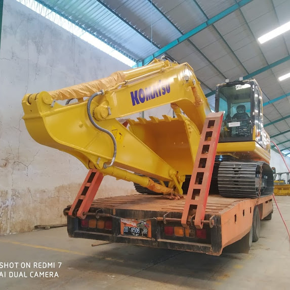 Pengiriman Alat Berat 7 unit Excavator PC200-10MO