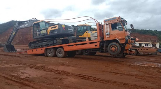 Pengiriman Alat Berat Satu Unit Exca 220 Volvo
