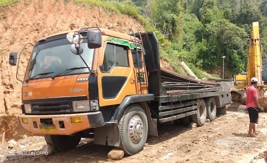 Pengiriman Besi Konstruksi Jembatan dari Makassar Untuk Proyek Ruas Jalan Palopo-Toraja, Sulawesi Selatan