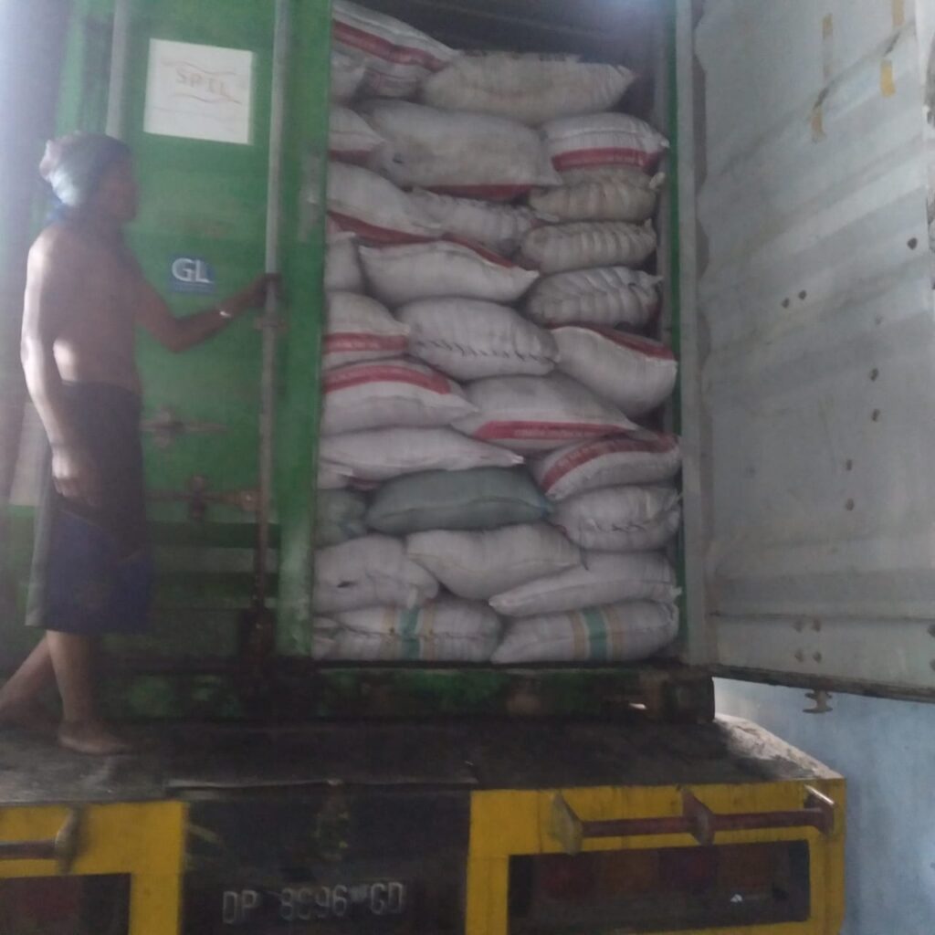 Pengiriman Biji Sawit Kernel dari Bone-Bone Luwu Utara ke Surabaya