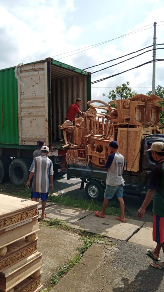 Pengiriman Furniture Jepara dari Jepara, Jawa Tengah ke Makassar, Sulawesi Selatan
